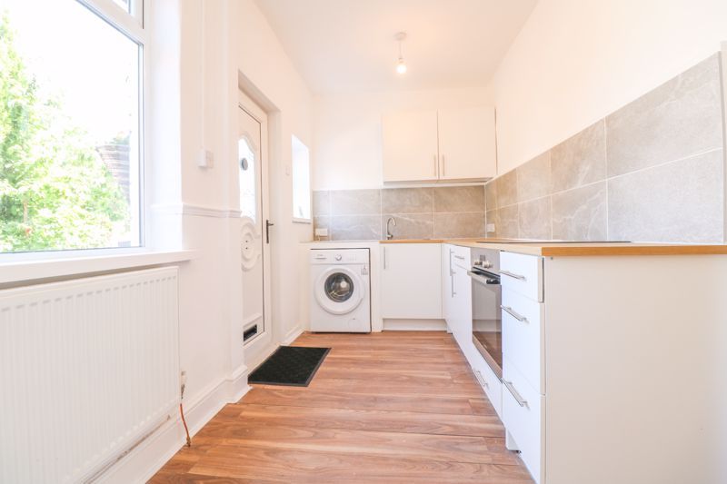 Property photo 2 of 10 Kitchen