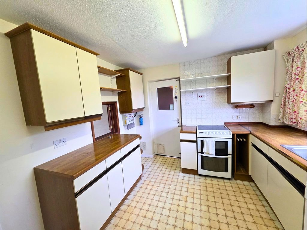 Property photo 3 of 16