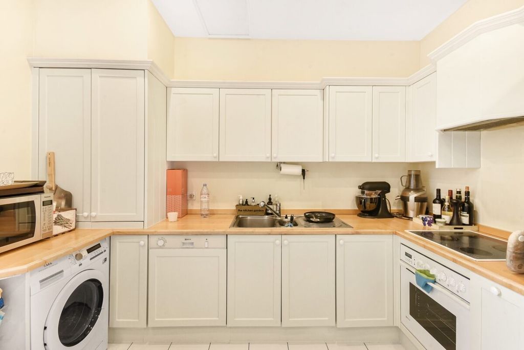 Property photo 3 of 9 Jll
