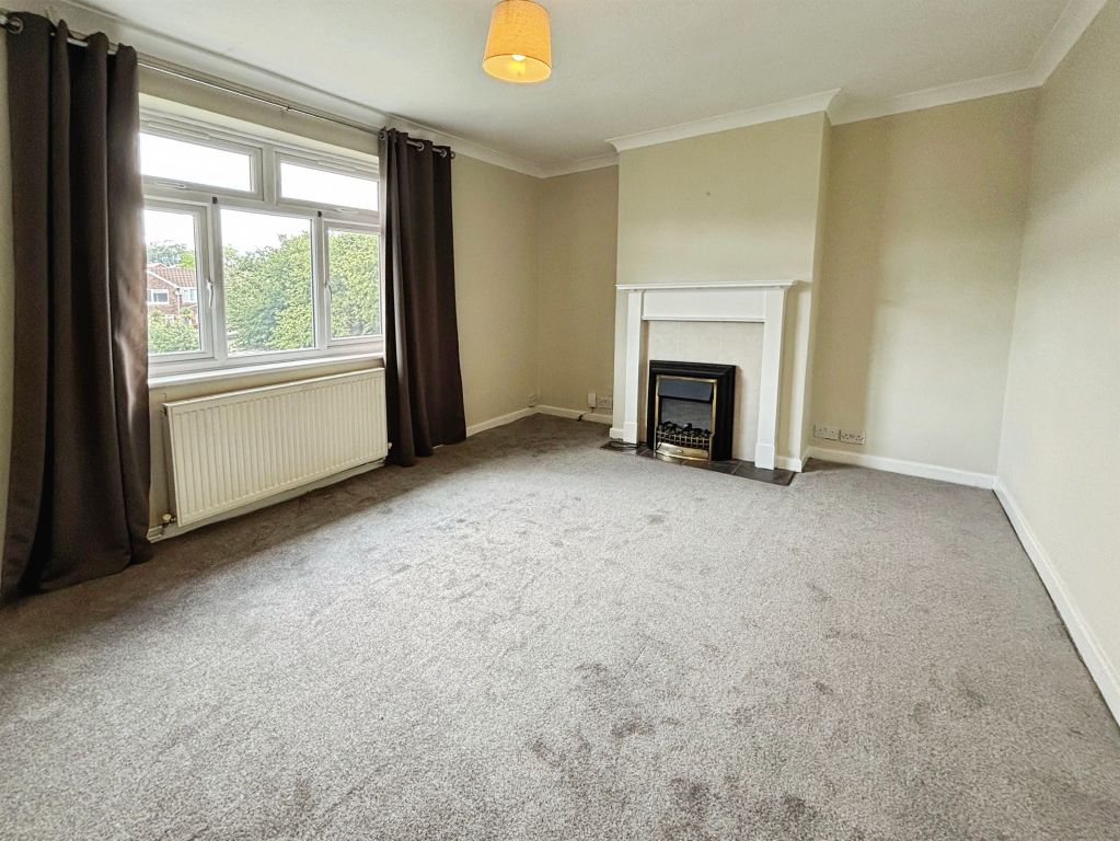 2 bed maisonette for saleChester Place, Basingstoke RG21 photo 3