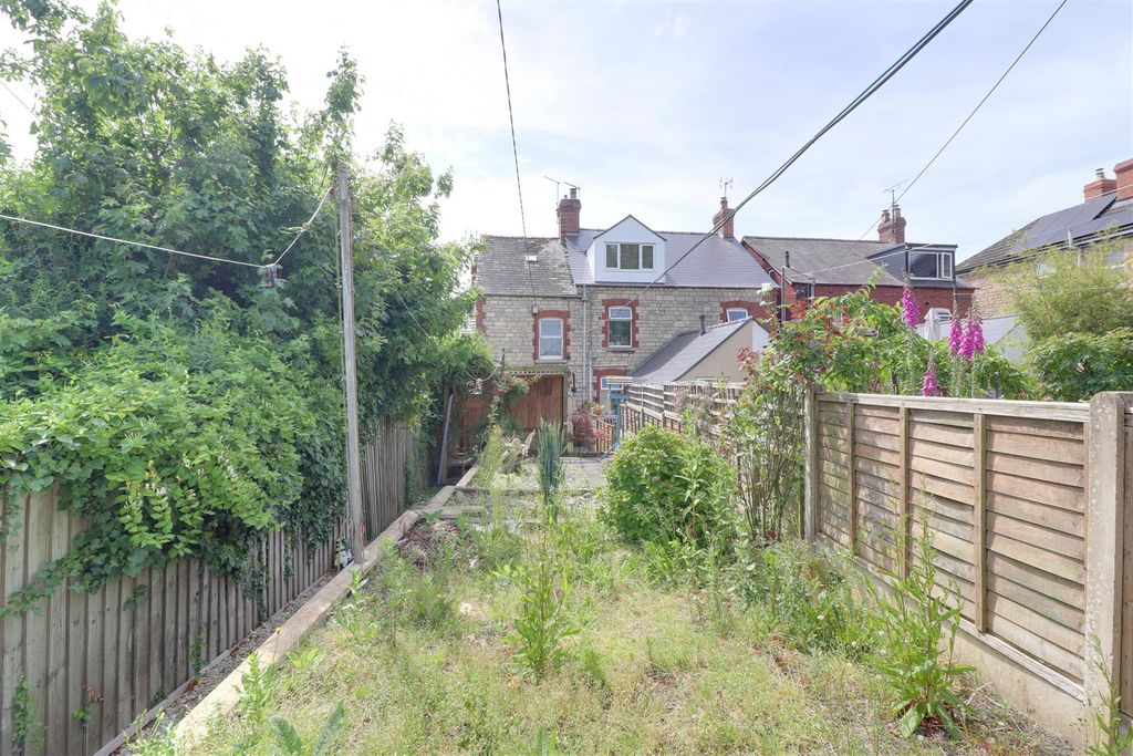 Property photo 2 of 21