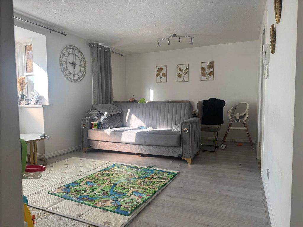 Property photo 2 of 12 Picture No. 20