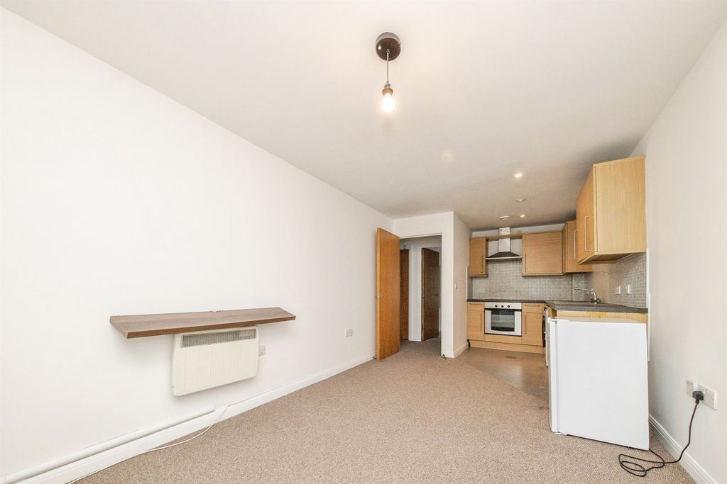 Property photo 2 of 9