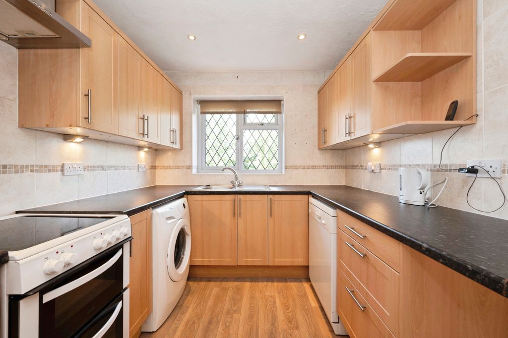 Property photo 3 of 21