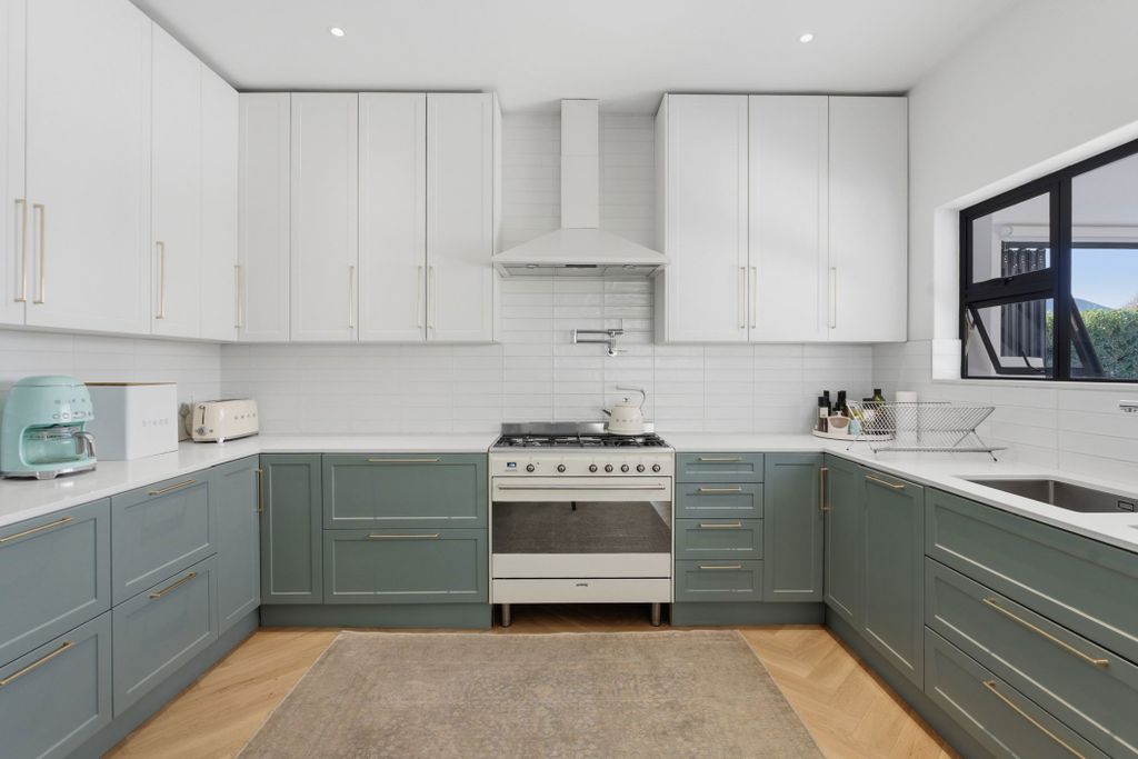 Property photo 3 of 38 Kw1734384