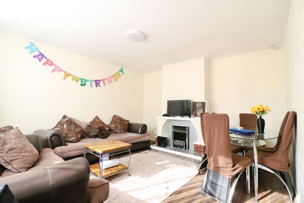 Property photo 3 of 13 Photo 1