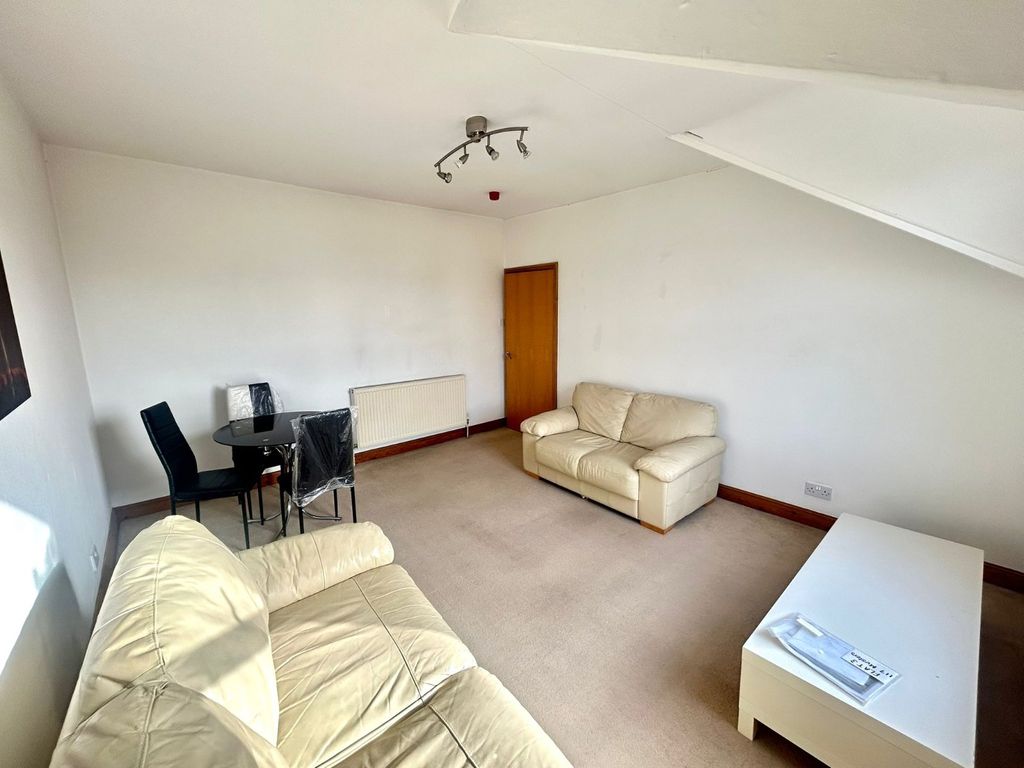 Property photo 3 of 8 Picture No. 22