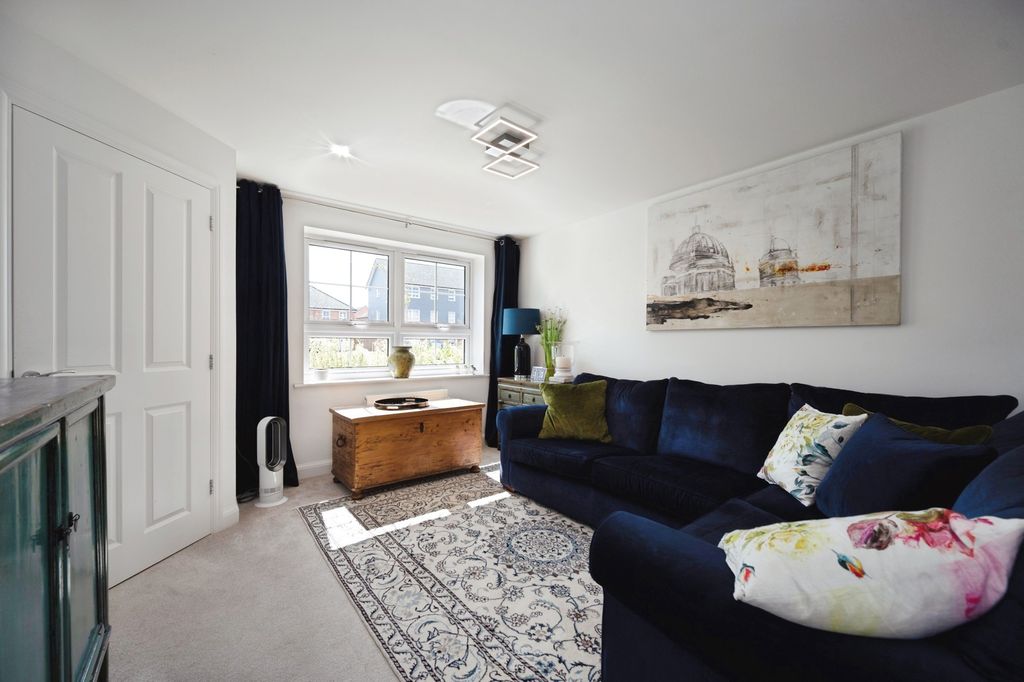 Property photo 2 of 13 Pbox-Img.Jpg
