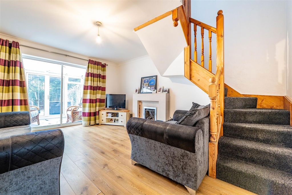 Property photo 2 of 17 Lounge/Dining Room