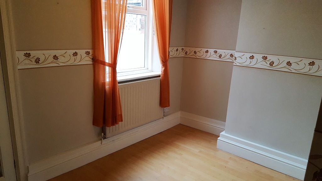 Property photo 3 of 8 Dining Room