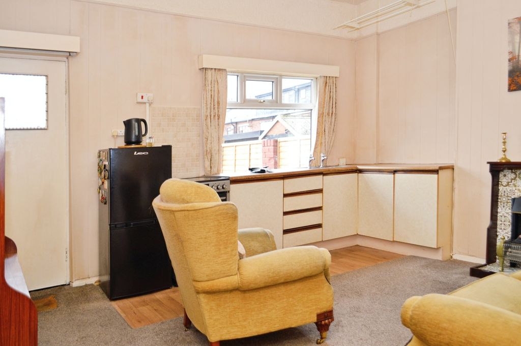 Property photo 3 of 10 Pbox-Img.Jpg