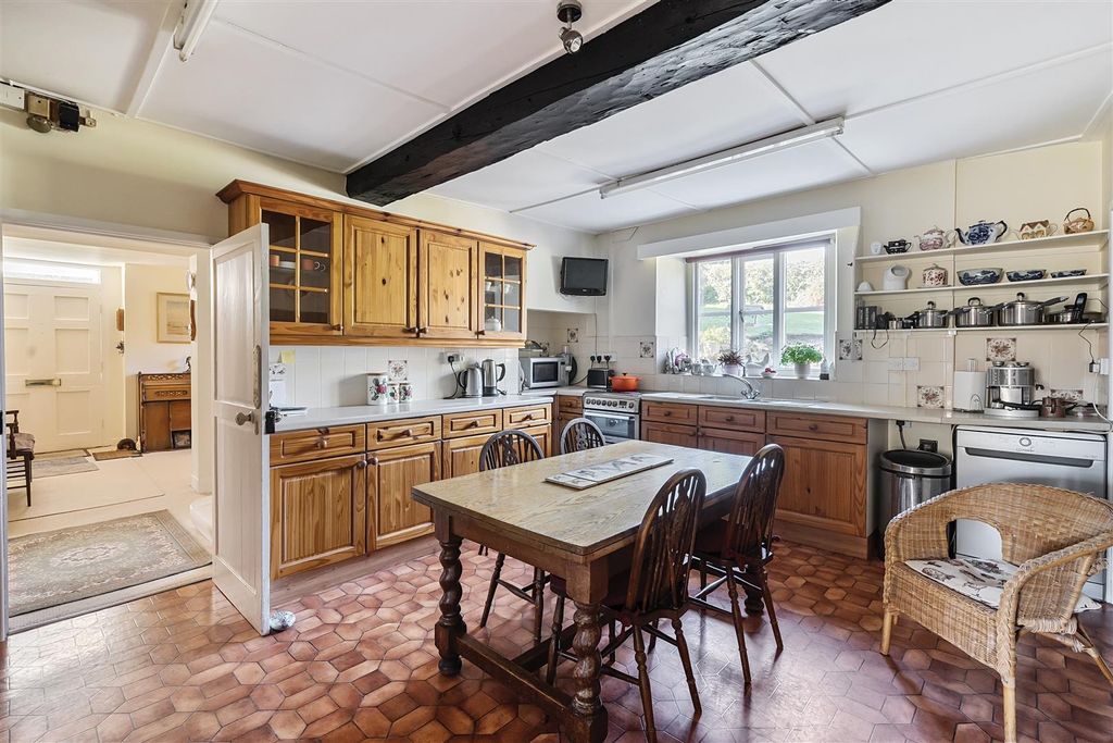 Property photo 3 of 23 Kitchen