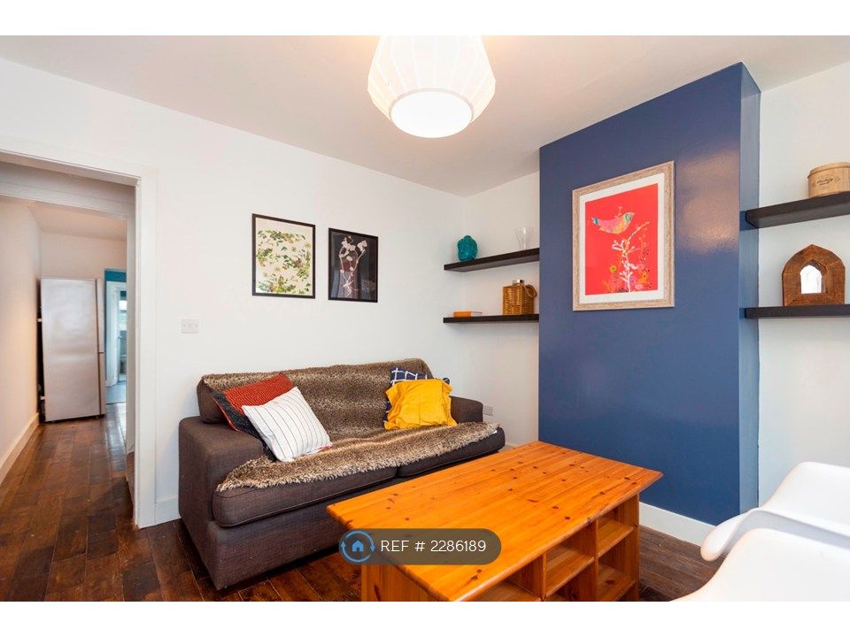Property photo 1 of 12 Living Room