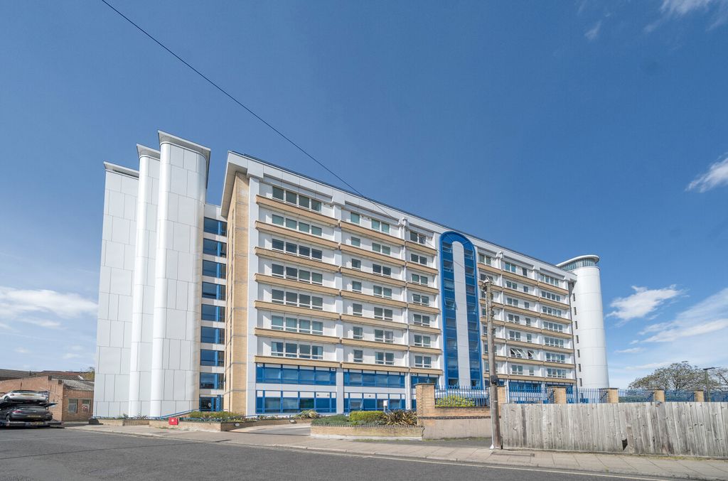 Property photo 1 of 17 1446238-2-69De684...