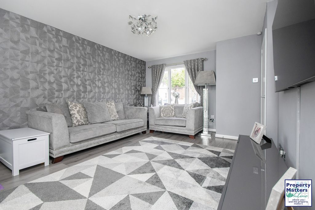 Property photo 3 of 19 Gallery
