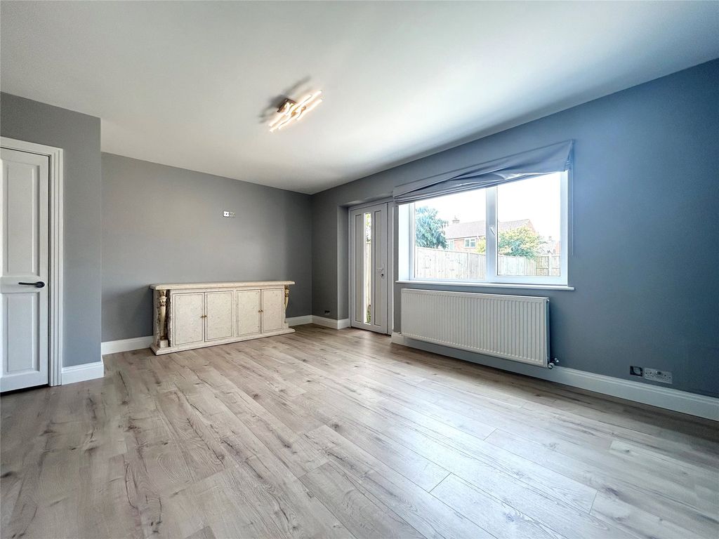 Property photo 3 of 10 Picture No. 01