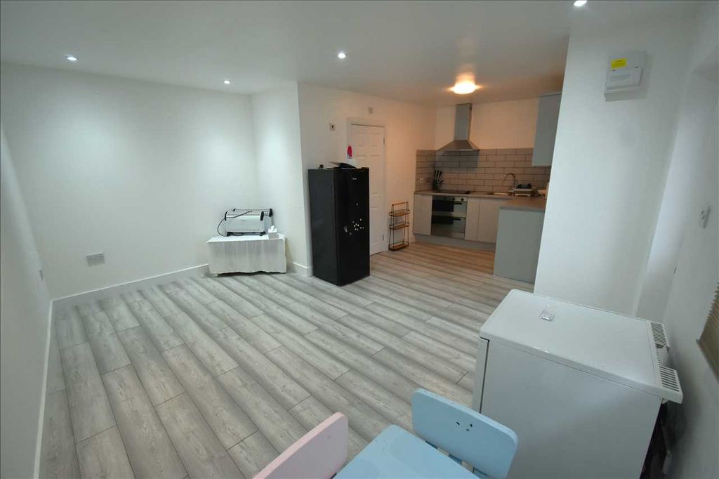 Property photo 1 of 5 Main Picture