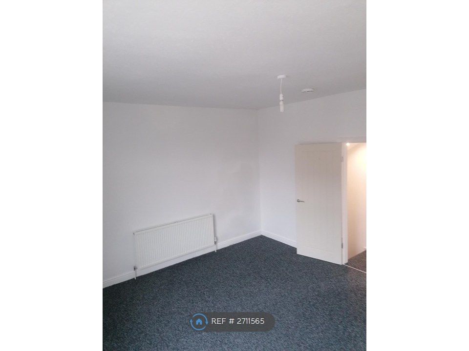 Property photo 2 of 8 Bedroom 1