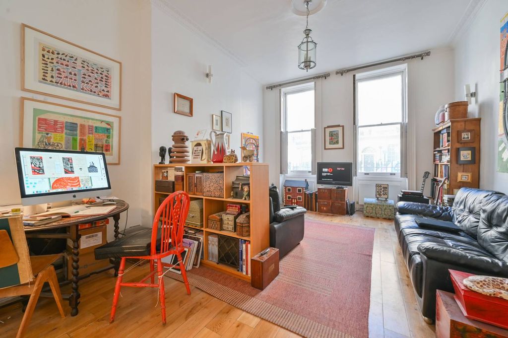 Property photo 2 of 18