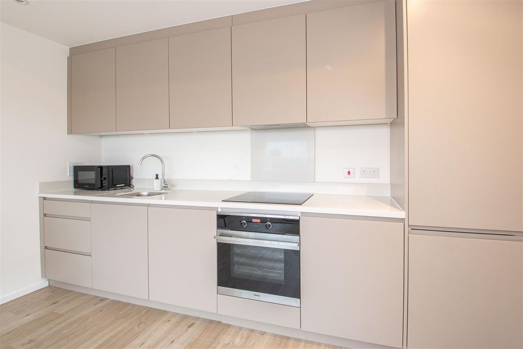 Property photo 3 of 25 302Sta_2.Jpg