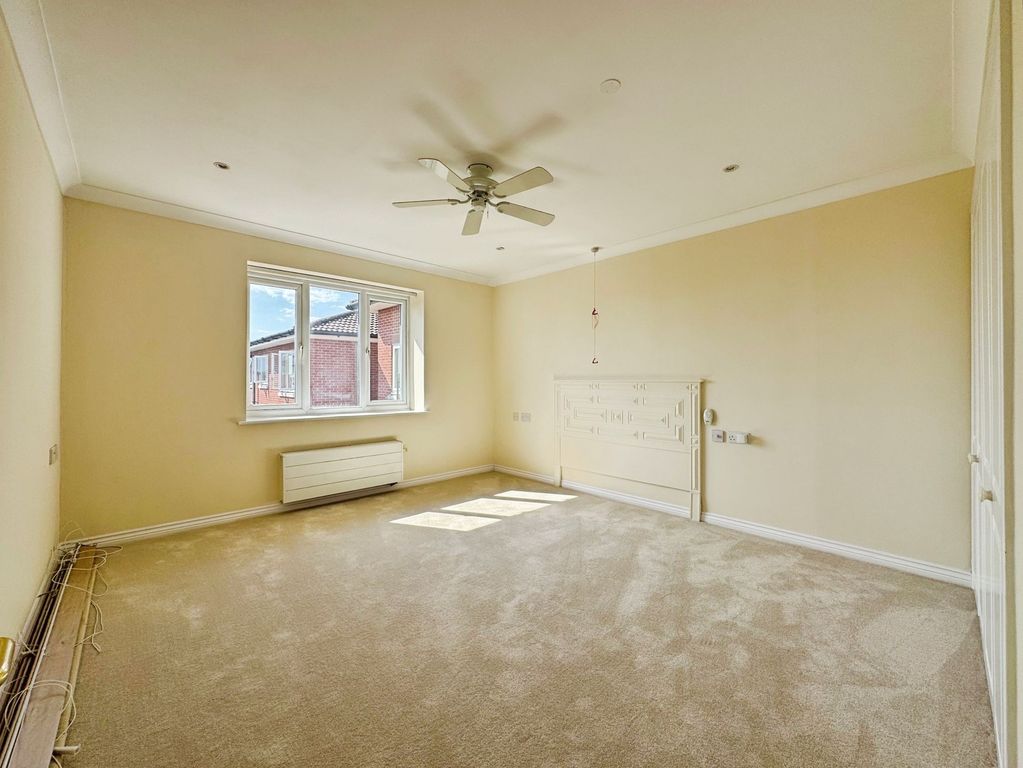 Property photo 3 of 15 Bedroom