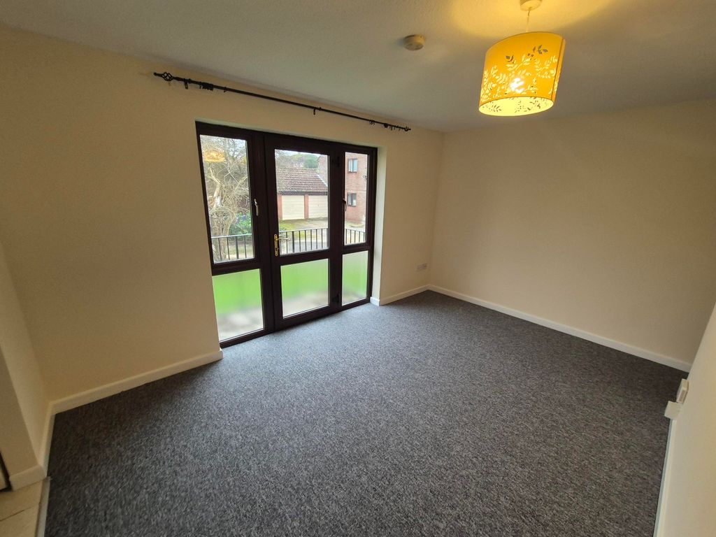 Property photo 3 of 7 Front