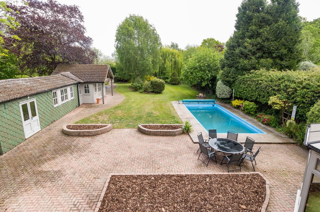 Property photo 2 of 36
