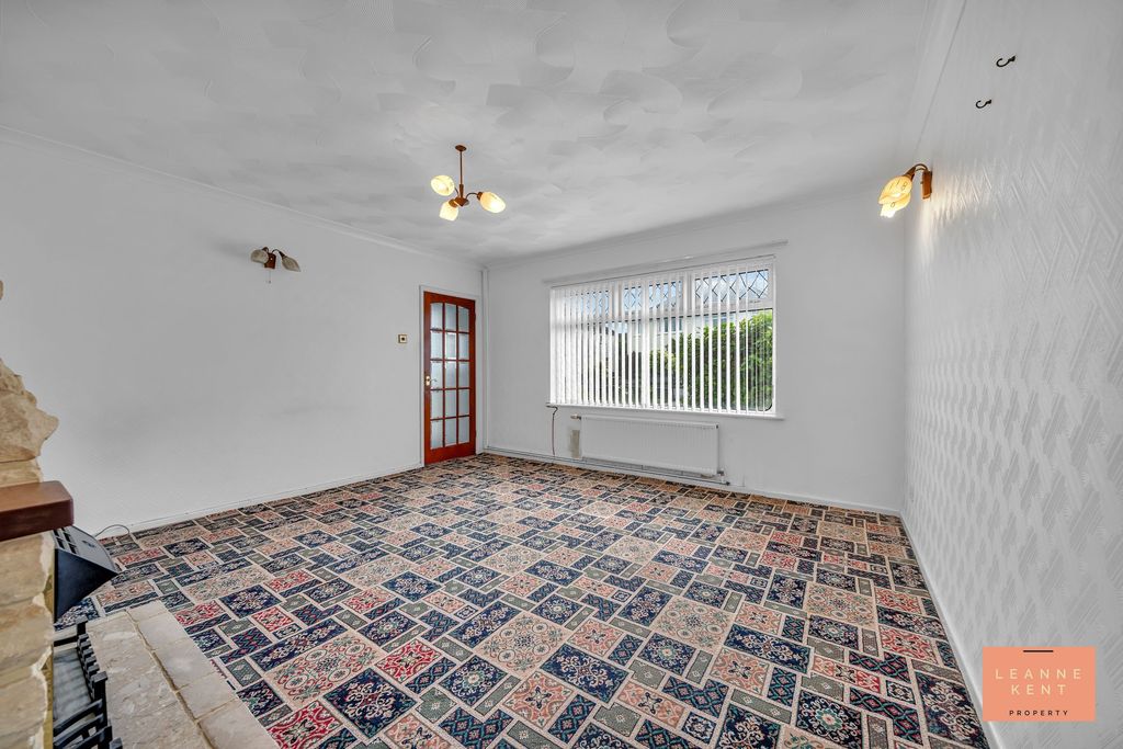 Property photo 2 of 32