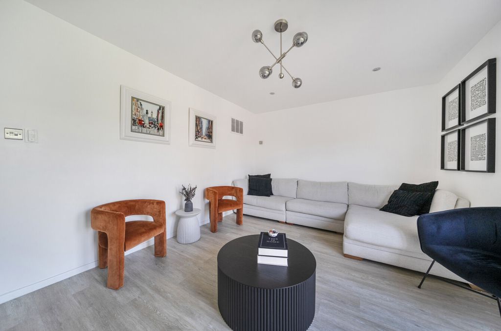 Property photo 3 of 15 1423974-7-69B00B7...