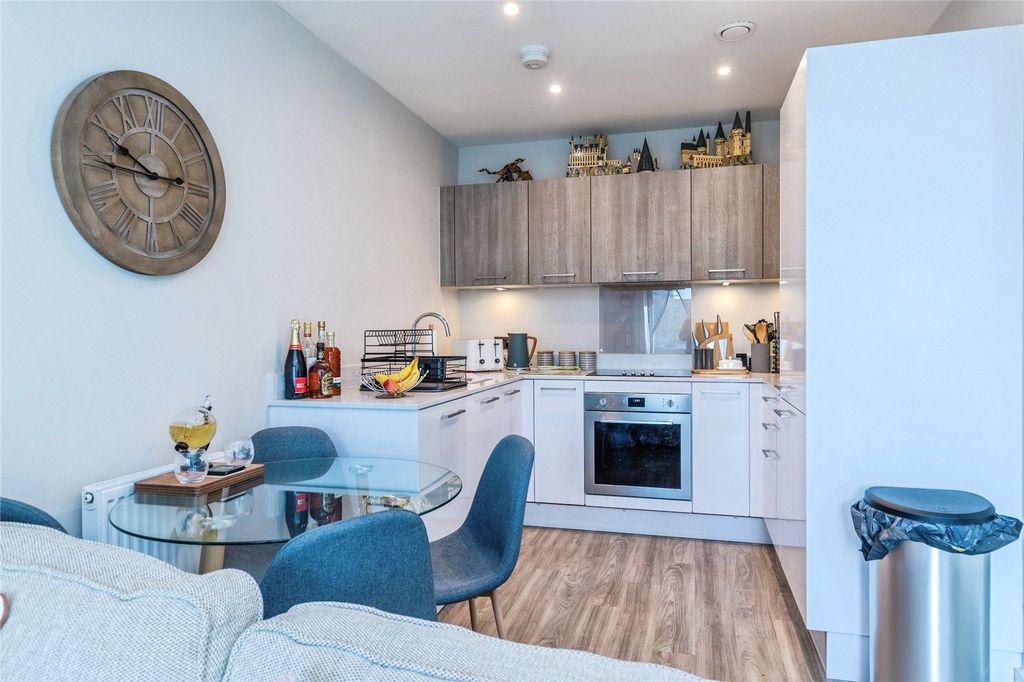 Property photo 3 of 15 Picture No. 02