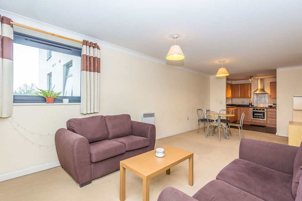 Property photo 2 of 8 6Ae83754-2A95-4538-B