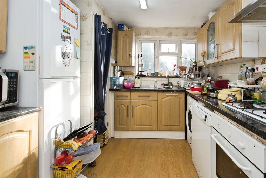 Property photo 2 of 9