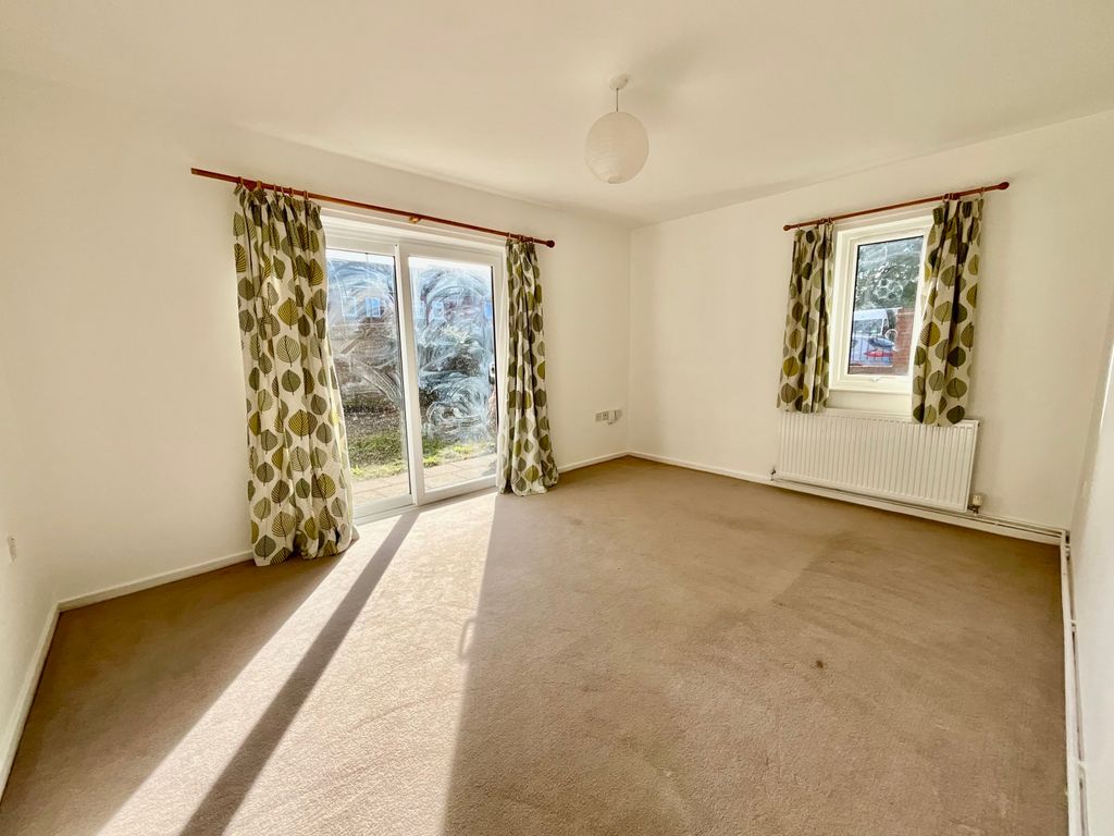 Property photo 2 of 8 Picture No. 19