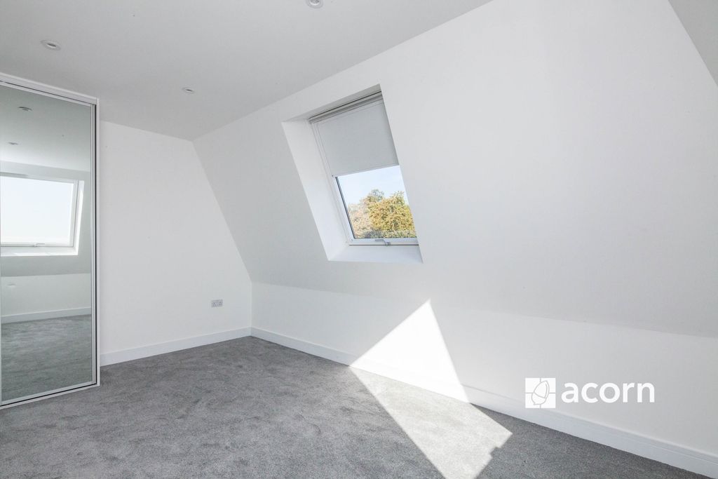 Property photo 3 of 10 c6853B76-559d-F01...