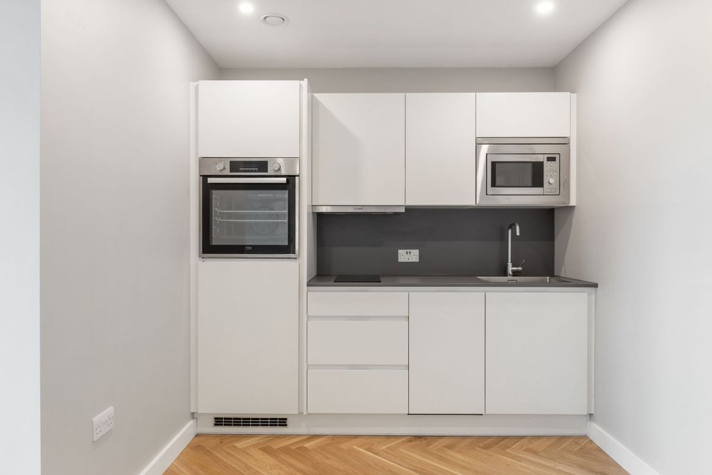 Property photo 1 of 12 Kitchen