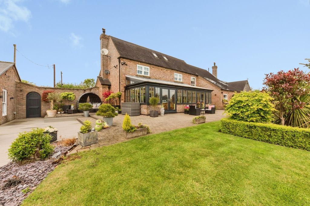 Property photo 3 of 50 Pbox-Img.Jpg