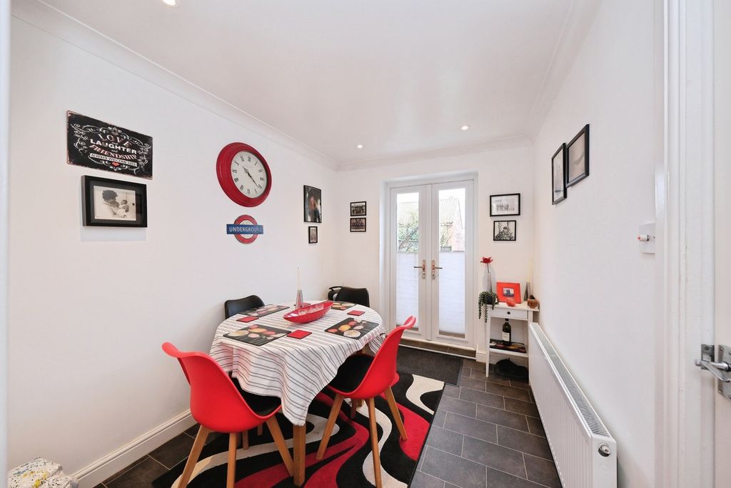 Property photo 3 of 20 Pbox-Img.Jpg