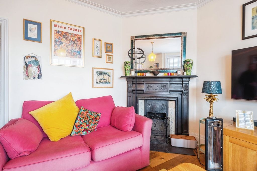 Property photo 3 of 20