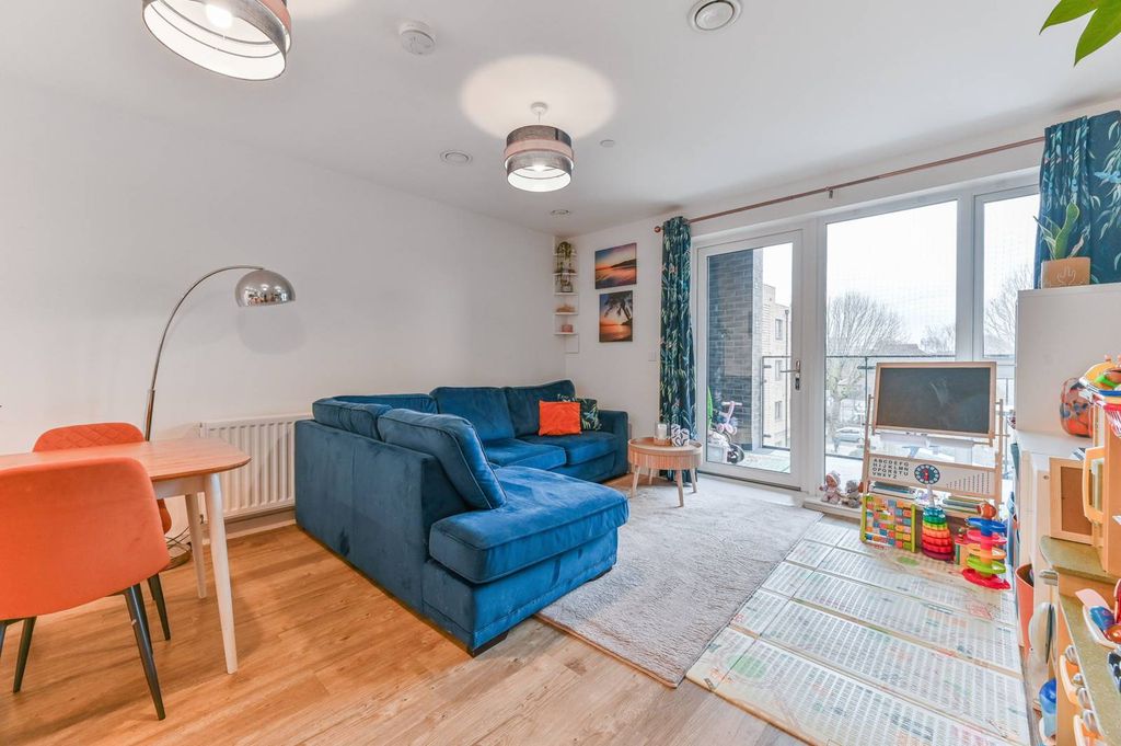 Property photo 2 of 11