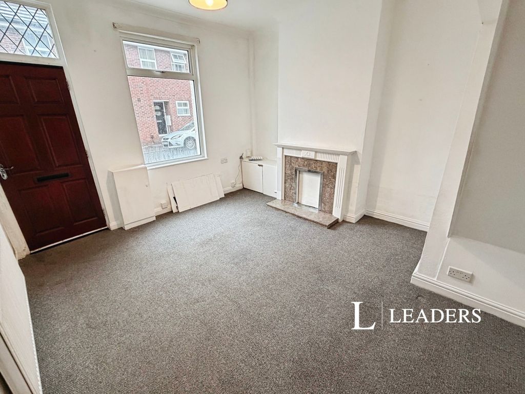 Property photo 3 of 10 Pbox-Img.Jpg