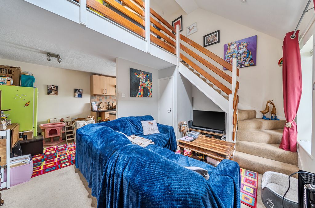 Property photo 3 of 10 1408396-8-698B2Fe...