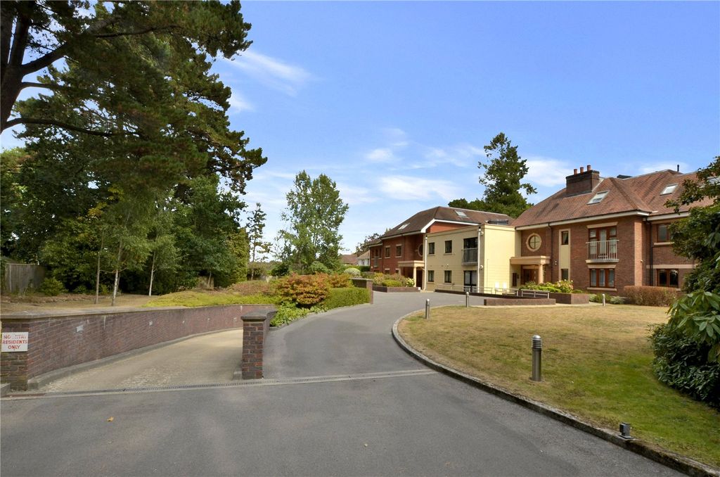 Additional image 18 of 2 bed flat for saleGolf Links Road, Ferndown, Dorset BH22