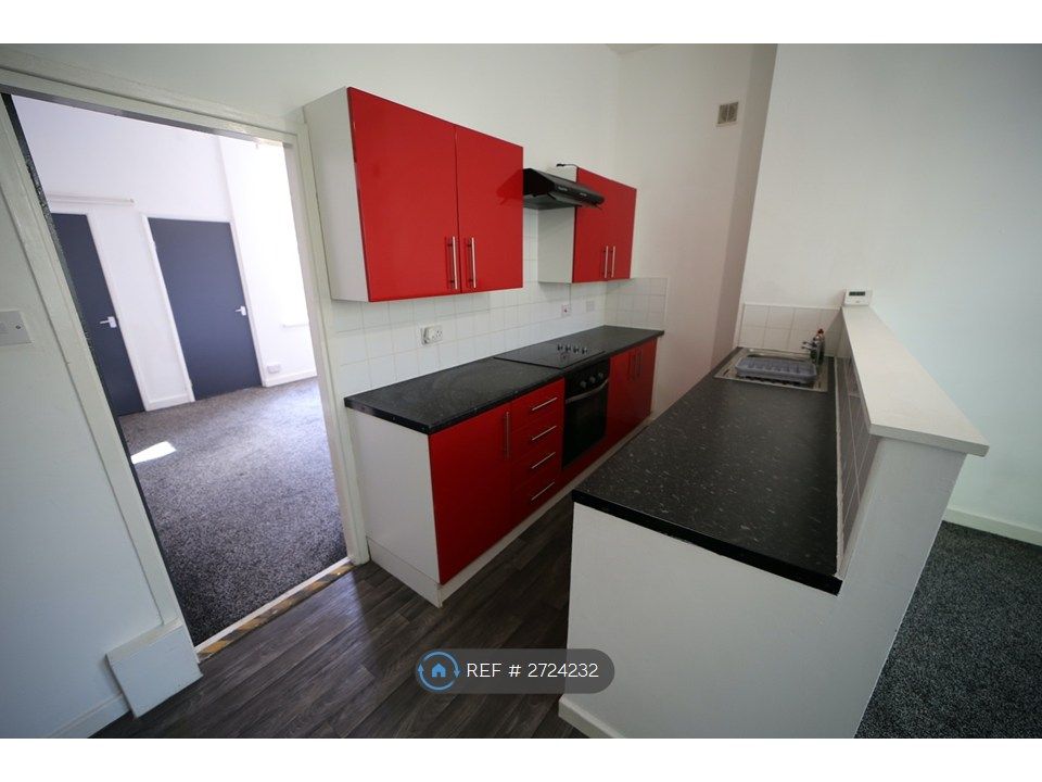 Property photo 2 of 7 Kitchen