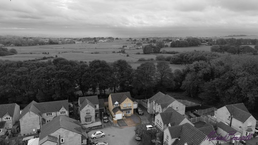 Property photo 1 of 34