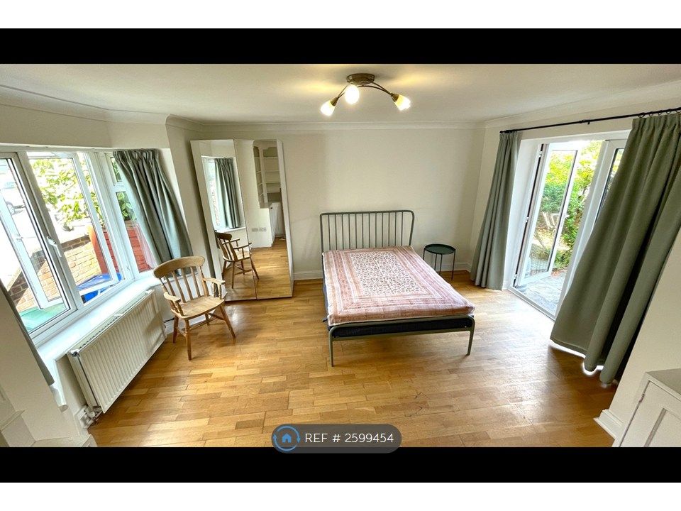 Property photo 3 of 12 Bedroom 1