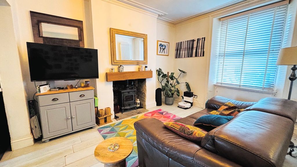 Property photo 2 of 19 Living Room