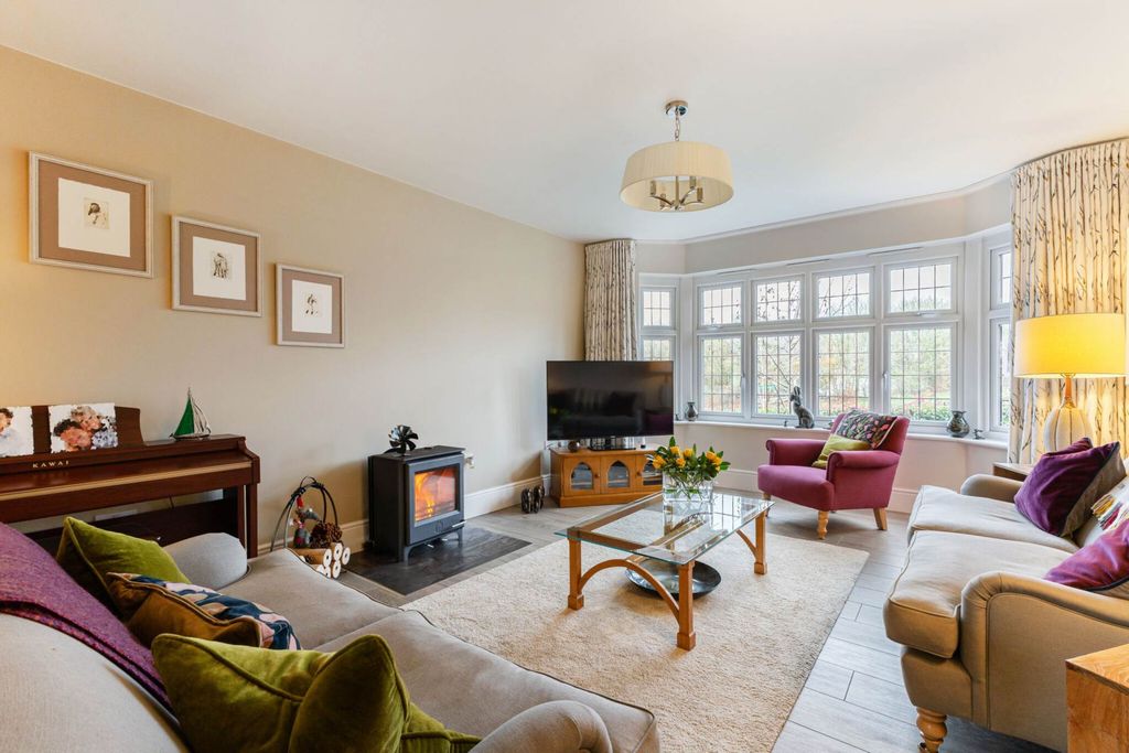 Property photo 2 of 12