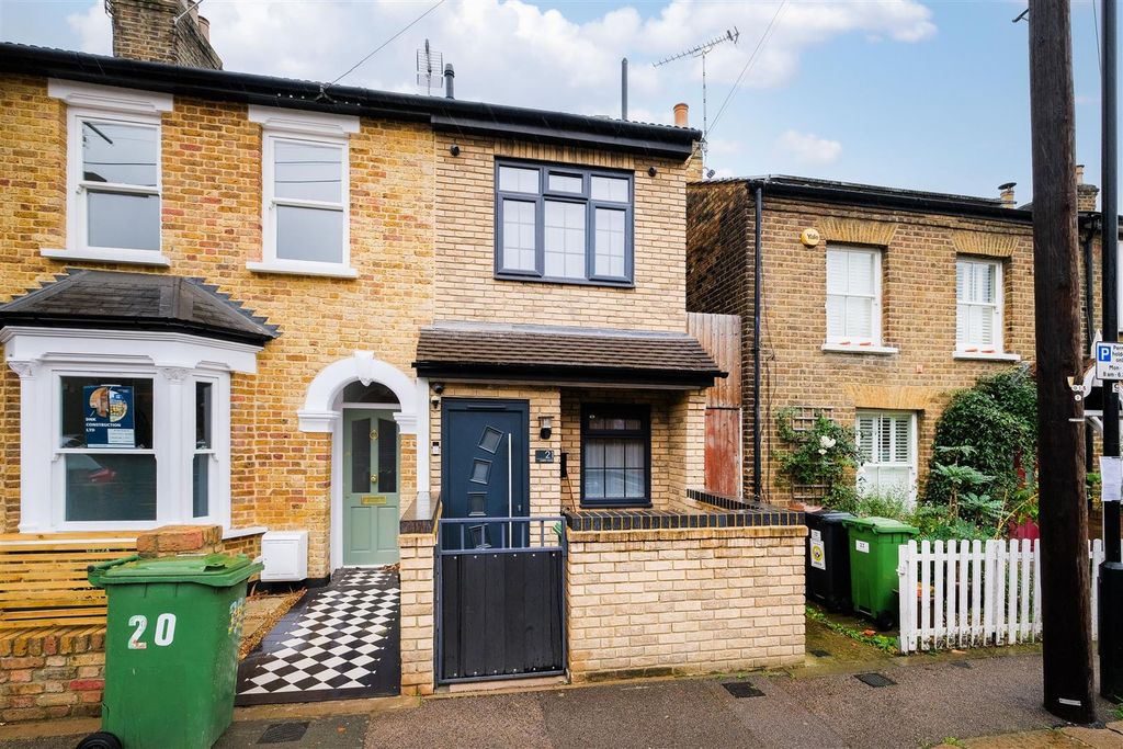 Property photo 2 of 21