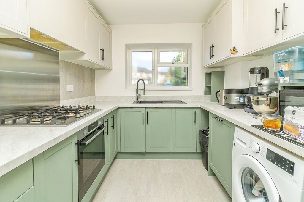 Property photo 2 of 17 Photo