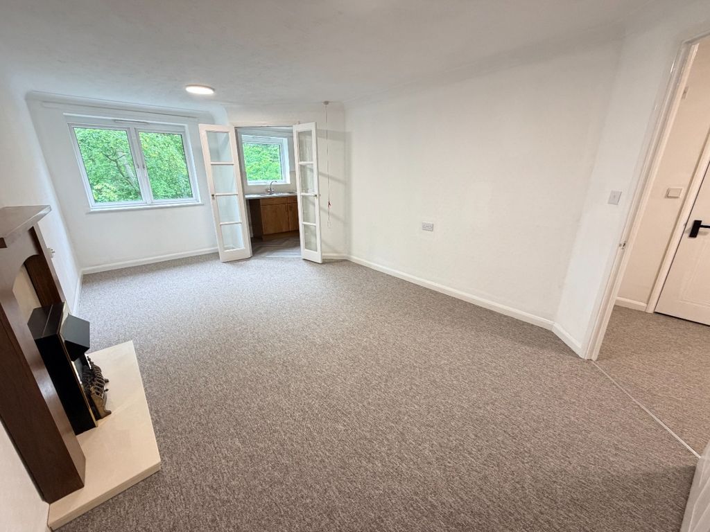 Property photo 2 of 13 5150982